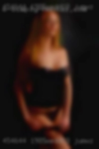 1985Wedd03 nipple